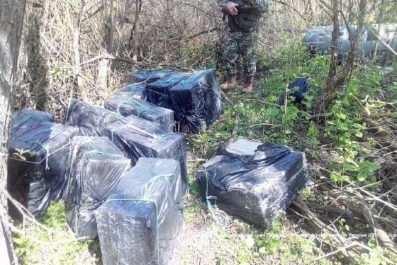 У Любомлі контрабандисти намагалися знищити докази. ВІДЕО. ФОТО