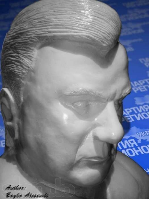 В інтернеті продають бюст Януковича. ФОТО