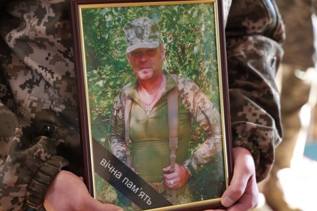 Лучани провели в останню дорогу Героя В’ячеслава Горюнова