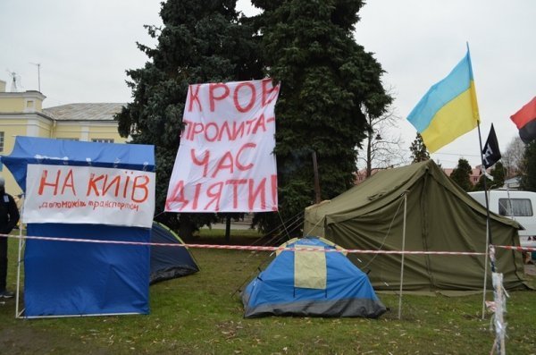 Луцький Євромайдан: люди виходять на віче