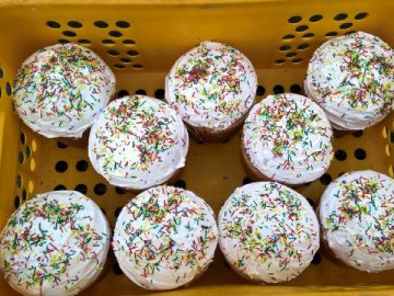 На Схід повезли паски й крашанки з Волині. ФОТО