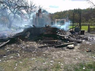 Волинянка просять допомогти жінці, у якої згоріла хата