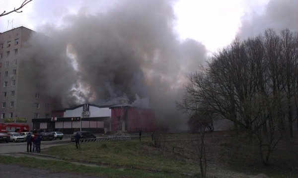 У Луцьку згорів нічний клуб. ФОТО