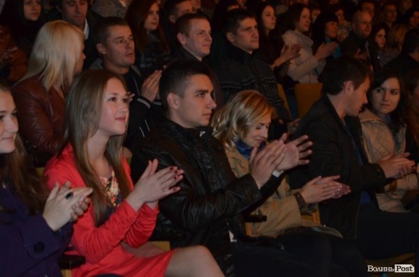 «Горохівський весільний лімузин, щоб розвернутися, їде в Луцьк», ‒ кавеенщики. ФОТО