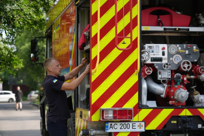 У Луцьку горіла квартира в багатоповерхівці. ФОТО, ВІДЕО