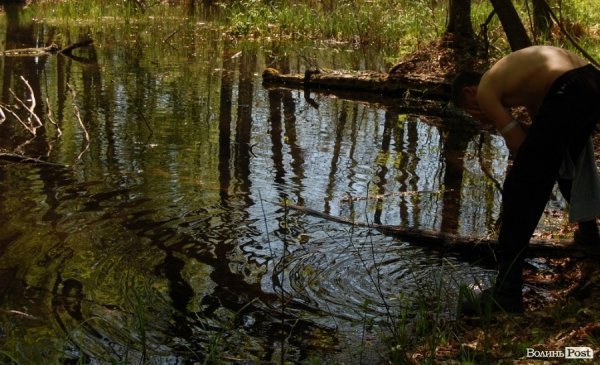 У волинських лісах «воюють» Чорна сотня і сотня Перця. ФОТО 