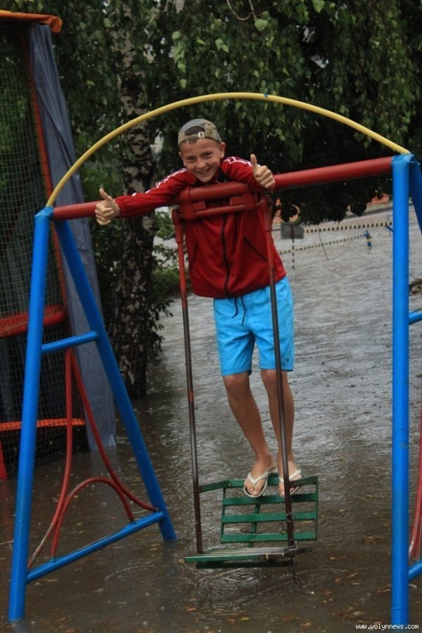 Лучани радіють «великій воді». ФОТО