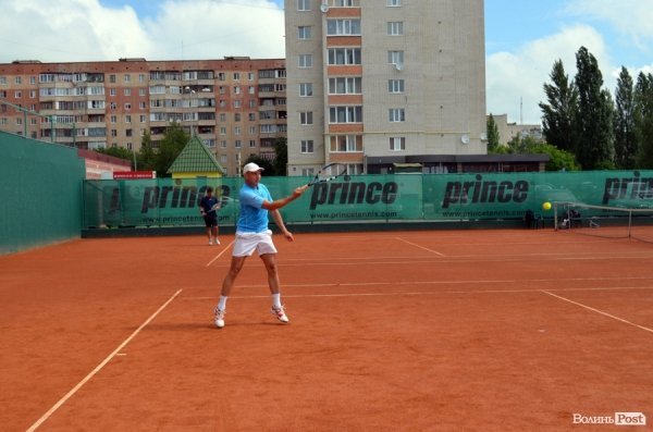 У Луцьку зібралися тенісисти-аматори. ФОТО