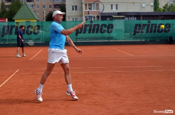 У Луцьку зібралися тенісисти-аматори. ФОТО