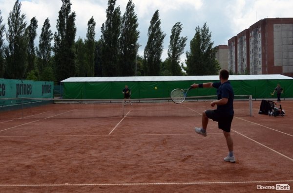 У Луцьку зібралися тенісисти-аматори. ФОТО
