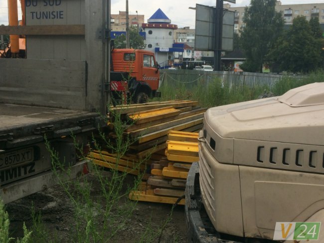 На скандальному будівництві в Луцьку розпочали демонтаж