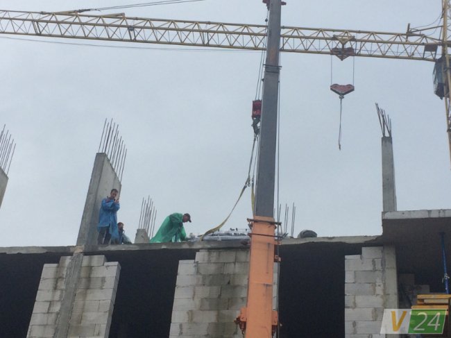 На скандальному будівництві в Луцьку розпочали демонтаж