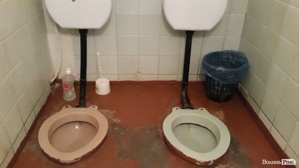 Чи вистачить мільйона на шкільні вбиральні Луцька. ФОТО^