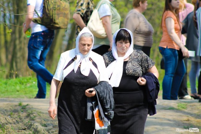 Провідна неділя: у Гаразджі пом’янули тих, хто пішов у засвіти. ФОТО