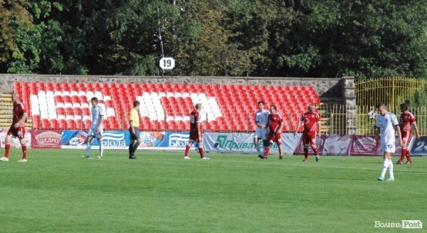 Матч поколінь в Луцьку: ветерани «Волині» проти сучасників. ФОТО
