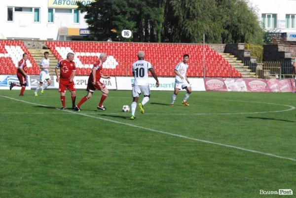 Матч поколінь в Луцьку: ветерани «Волині» проти сучасників. ФОТО