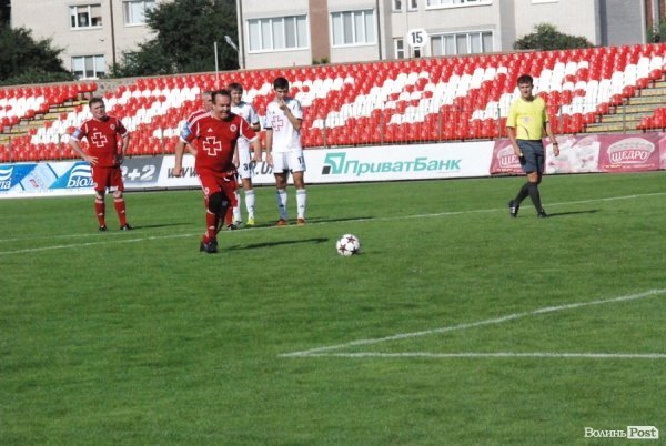 Матч поколінь в Луцьку: ветерани «Волині» проти сучасників. ФОТО