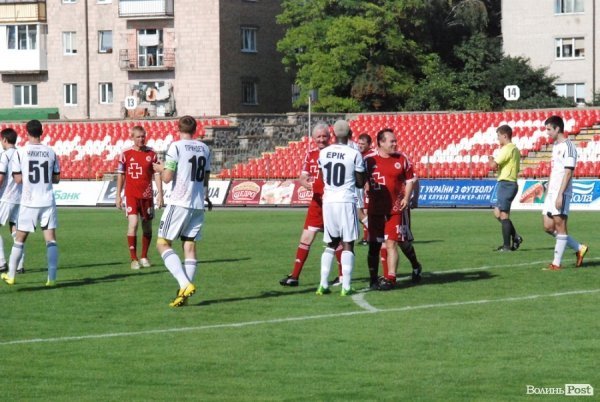 Матч поколінь в Луцьку: ветерани «Волині» проти сучасників. ФОТО