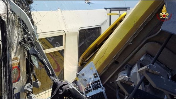 В Італії зіткнулися два пасажирських потяги. ФОТО