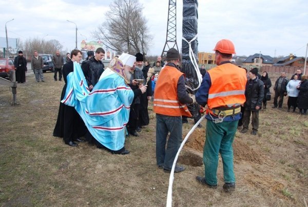 Луцьк оточать хрестами. ФОТО