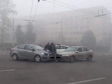 У Луцьку зіткнулися два легковики. ФОТО