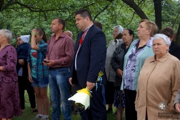 В Луцьку встановили пам'ятну дошку загиблому лучанину. ФОТО