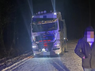 Волинянина, який п'яним викрав фуру, взяли під варту