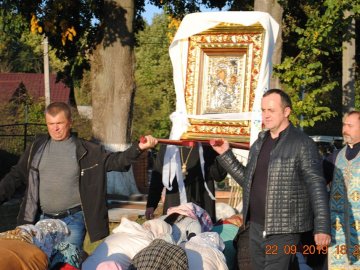 У село під Луцьком привезли ікону зі святої гори Афон