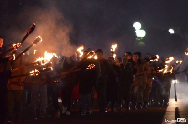 Смолоскипна хода у Луцьку. ФОТО