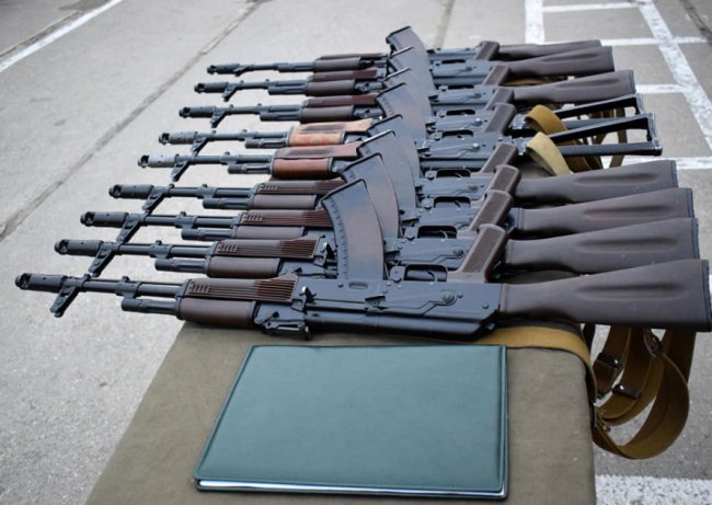 У Луцьку нацгвардійці-новобранці отримали зброю. ФОТО