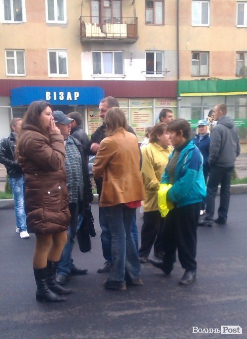 Учасникам «футбольного» пікету у Луцьку платили гроші. ФОТО. ВІДЕО