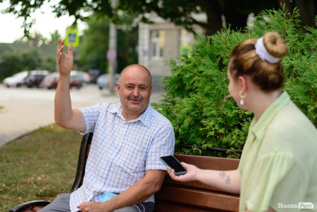 Мерія ледь не спалахнула, а в тролейбуса з’їхали «роги»: як над Луцьком вперше піднімали синьо-жовтий стяг