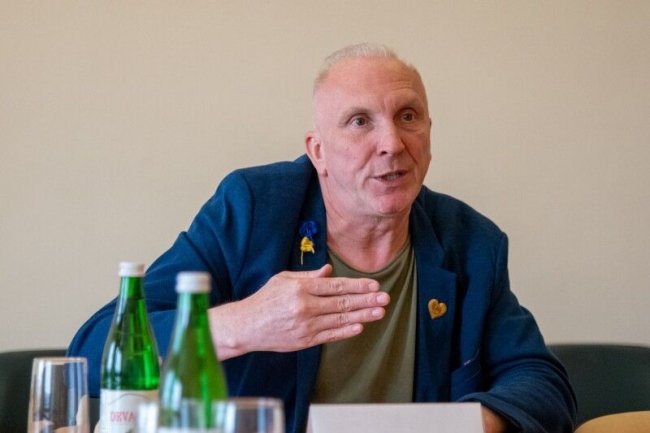 Поляк-благодійник опікується евакуйованими дітьми з Волині. ФОТО