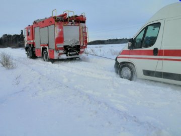 За вихідні на Волині зі снігових заметів витягли 3 «швидкі», 13 фур і 10 легковиків