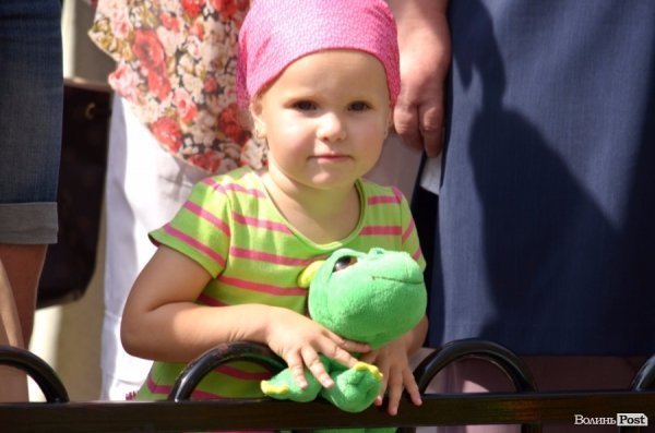 На будинках полеглих героїв АТО вивісили пам’ятні знаки. ФОТО