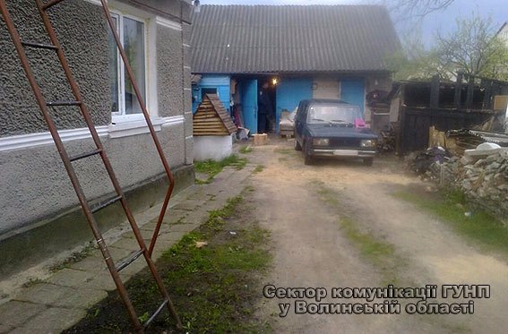 Волинянин зберігав на горищі півкілограма марихуани. ФОТО