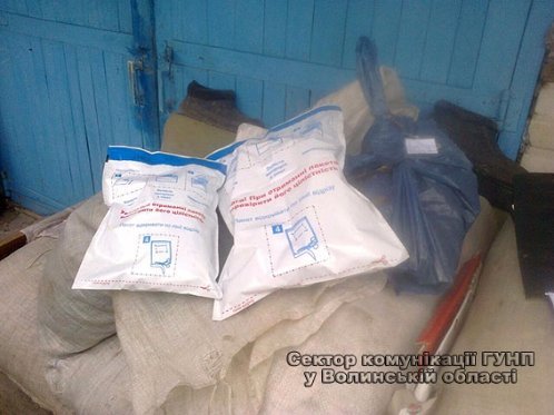 Волинянин зберігав на горищі півкілограма марихуани. ФОТО