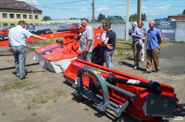 Піджейки на тракторі - як «ВФК» відкривала сервісний центр. ФОТО