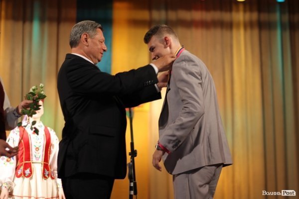 Луцьким випускникам вручили медалі