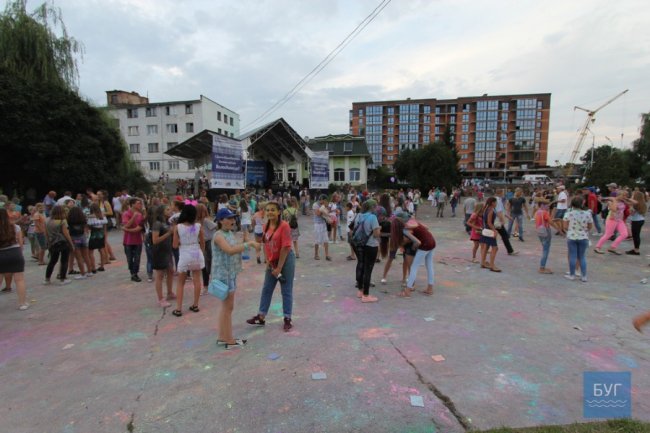 У місті на Волині кидалися фарбами. ФОТО