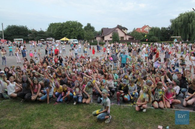 У місті на Волині кидалися фарбами. ФОТО