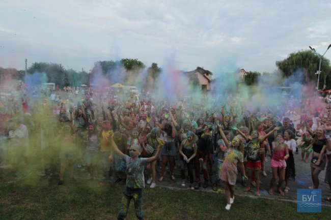 У місті на Волині кидалися фарбами. ФОТО