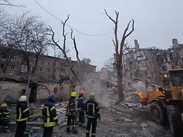 Росія вдарила ракетою по житловому будинку у Краматорську: є загиблі та поранені