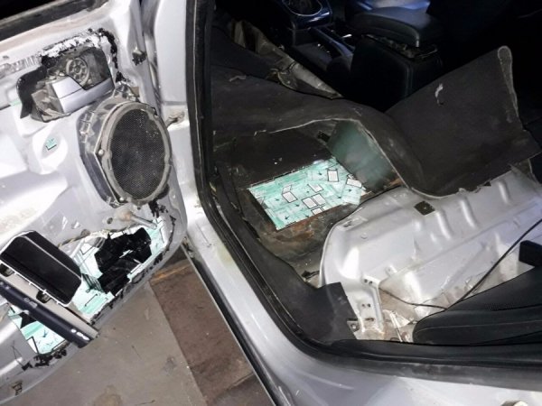 Через «Ягодин» везли контрабандні цигарки. ФОТО. ВІДЕО. ОНОВЛЕНО