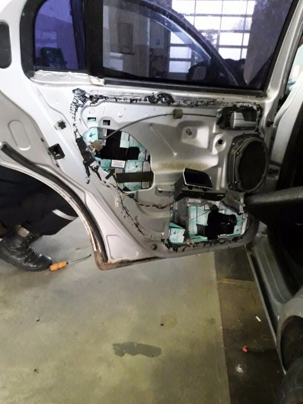 Через «Ягодин» везли контрабандні цигарки. ФОТО. ВІДЕО. ОНОВЛЕНО