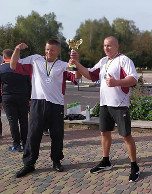 «Козацькі розваги»: у місті на Волині спортивні змагання приурочили до Дня захисника України. ФОТО