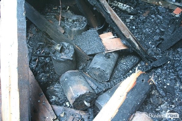 Будинок в центрі Луцька після великої пожежі. ФОТО