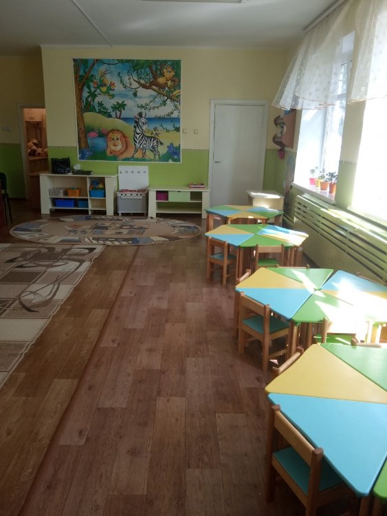 Креативили для дітей: під Луцьком батьки і вчителі прикрасили школу і дитсадок. ФОТО