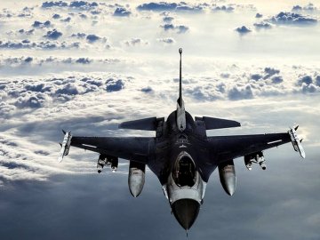 Навчання українських пілотів на західних винищувачах може зайняти пів року, – генерал