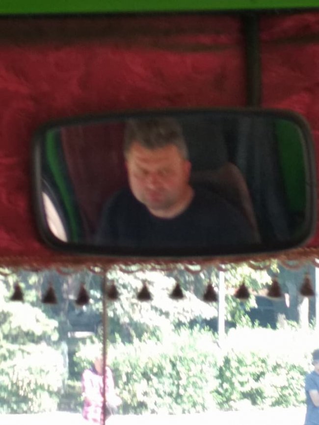 «Зірка Фейсбуку»: у мережі «прославили» водія луцької маршрутки. ФОТО